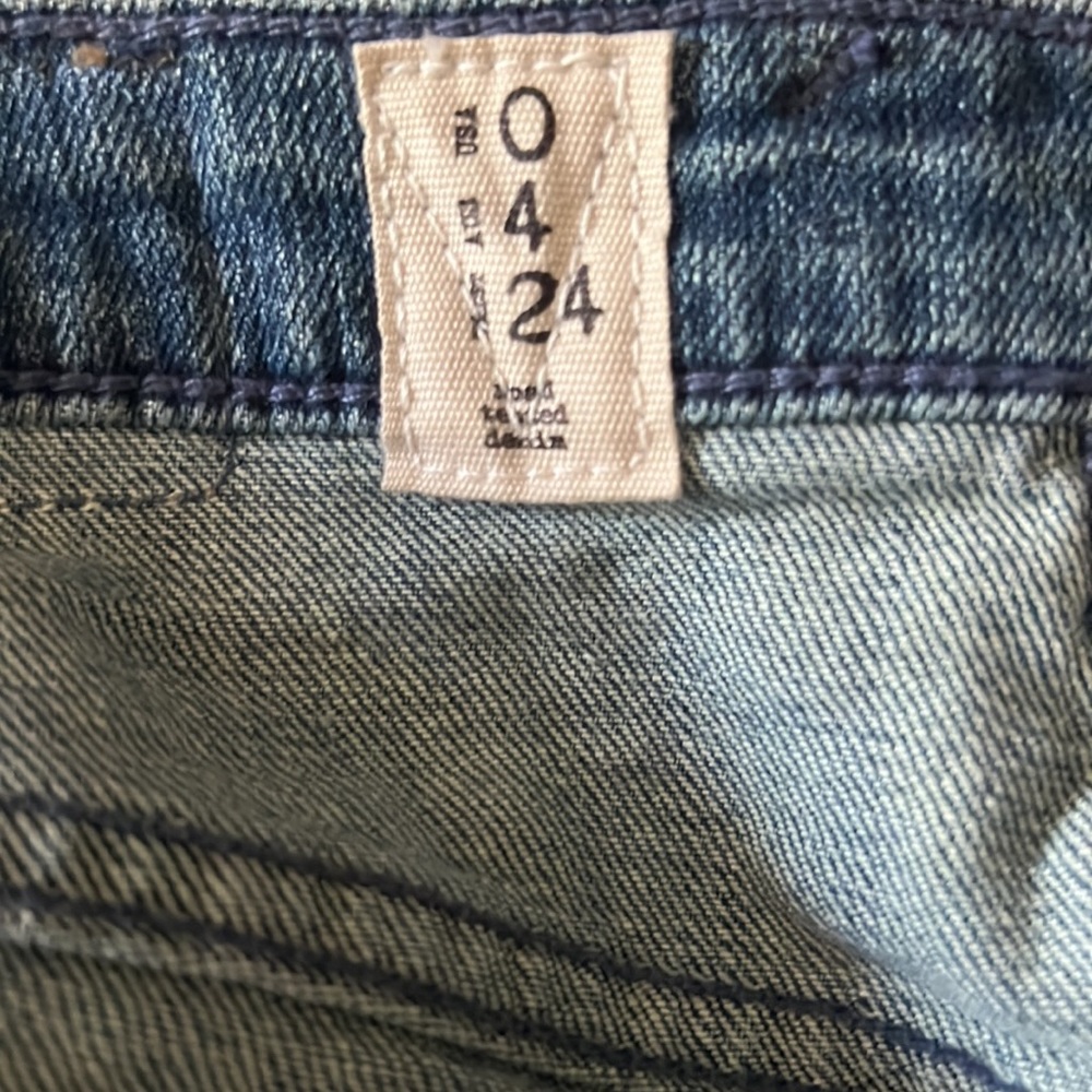 Volcom Distressed Short - Picture 3 of 4